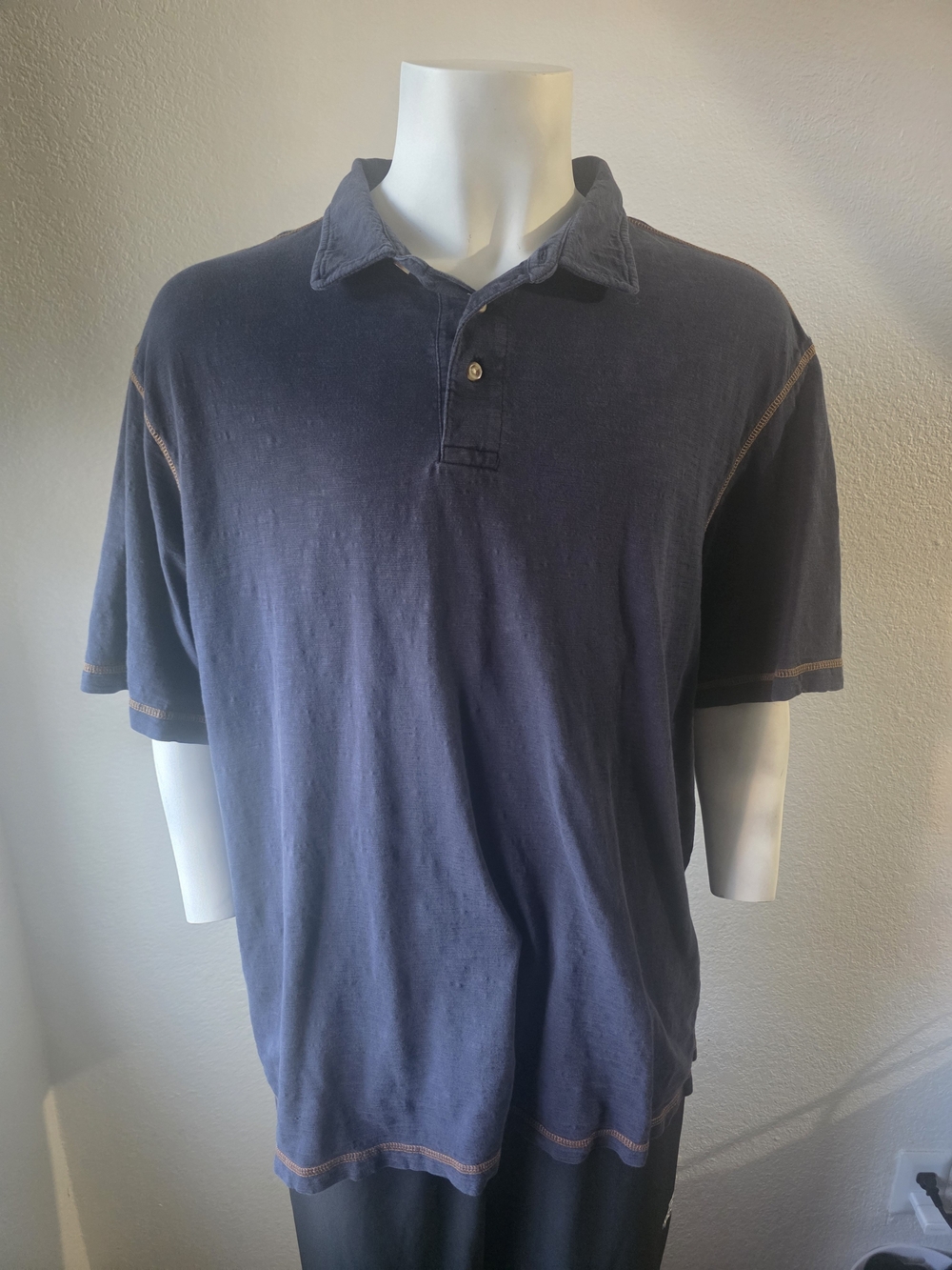 Big Sky Classic Men's Navy Short-Sleeve Polo with Contrast Stitch
